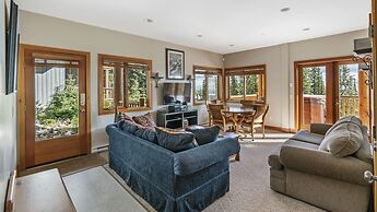 Coyote Creek - Large Ski In/Ski Out Chalet with Amazing Views & Privat