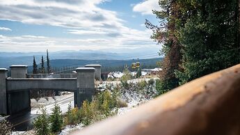 Coyote Creek - Large Ski In/Ski Out Chalet with Amazing Views & Privat