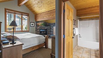 Coyote Creek - Large Ski In/Ski Out Chalet with Amazing Views & Privat