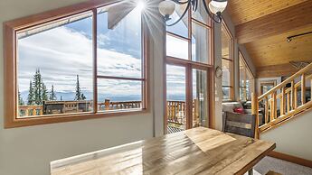 Coyote Creek - Large Ski In/Ski Out Chalet with Amazing Views & Privat