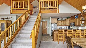 Coyote Creek - Large Ski In/Ski Out Chalet with Amazing Views & Privat