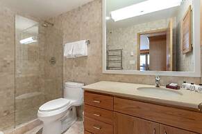 1-44 W Meadow Dr. 7 Meadow Vail Place