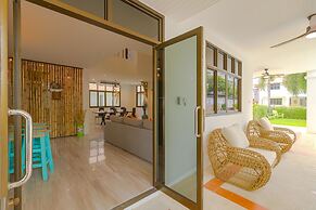 Pool villa  4 BR walking to Beach HV