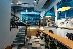 Domus Metro Hotel