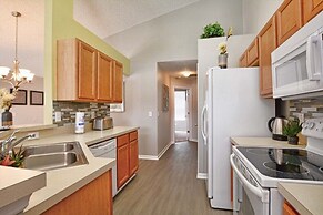 Emerald 4 bedrooms with Pool - 2201Em 4 Home by RedAwning