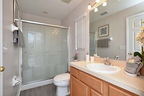 Emerald 4 bedrooms with Pool - 2201Em 4 Home by RedAwning