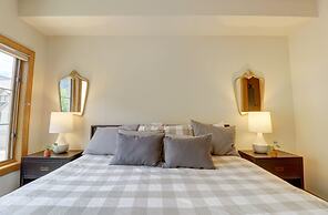 Pet Friendly, Slope-side, Spacious Town Home - ER21 by Redawning