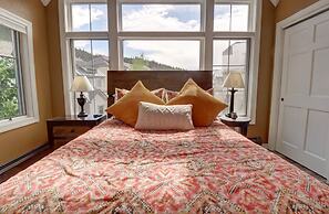 Newly Renovated, Slope-Side Walk-In Walk-Out, Top Floor, Views of Ten 