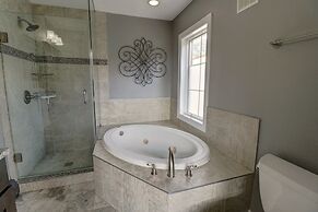 Newly Renovated, Slope-Side Walk-In Walk-Out, Top Floor, Views of Ten 