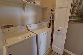 Newly Renovated, Slope-Side Walk-In Walk-Out, Top Floor, Views of Ten 