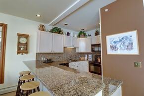 Spacious Slope-side Ski-In Ski-Out Town Home, Private Garage - ER12 by