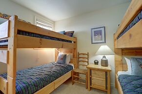 Spacious Slope-side Ski-In Ski-Out Town Home, Private Garage - ER12 by