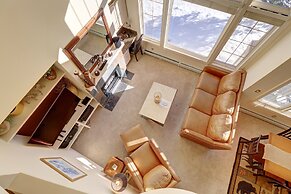 Spacious Slope-side Ski-In Ski-Out Town Home, Private Garage - ER12 by