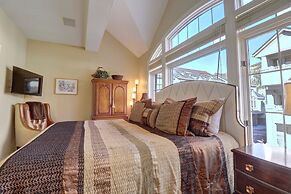 Spacious Slope-side Ski-In Ski-Out Town Home, Private Garage - ER12 by