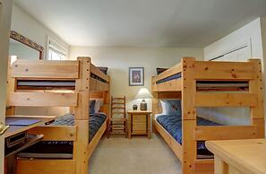 Spacious Slope-side Ski-In Ski-Out Town Home, Private Garage - ER12 by