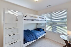 Delightful Pet Friendly Home In Great Location! 4 Bedroom Townhouse by