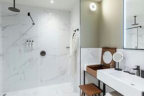 Sapphire House Antwerp, Autograph Collection