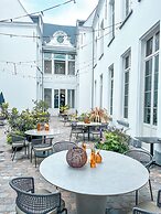 Sapphire House Antwerp, Autograph Collection