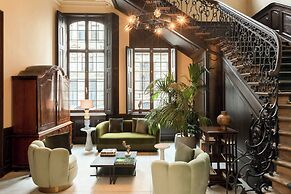 Sapphire House Antwerp, Autograph Collection