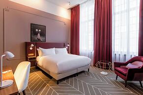 Sapphire House Antwerp, Autograph Collection