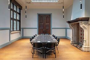 Sapphire House Antwerp, Autograph Collection
