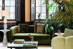Sapphire House Antwerp, Autograph Collection
