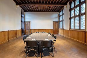 Sapphire House Antwerp, Autograph Collection