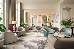 Sapphire House Antwerp, Autograph Collection