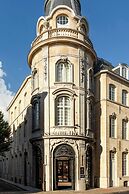 Sapphire House Antwerp, Autograph Collection