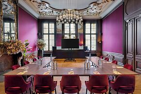 Sapphire House Antwerp, Autograph Collection