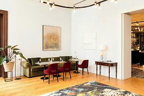 Sapphire House Antwerp, Autograph Collection