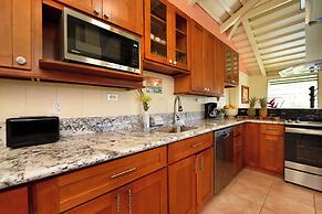 International Colony Club 34