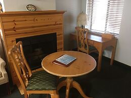 Whispering Pines Lodge