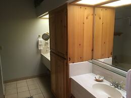 Whispering Pines Lodge