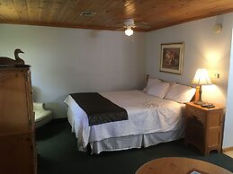 Whispering Pines Lodge