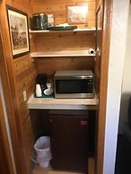 Whispering Pines Lodge