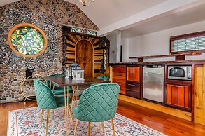 New Park Event Venue & Suites