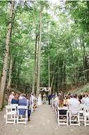 New Park Event Venue & Suites