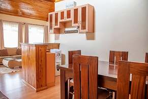 United Nations Bluezone Stunning, Spacious Cottage