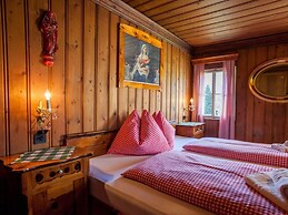 Alp-cottage for 15 Person Mountains of Salzburg