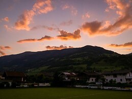 Alp-cottage for 15 Person Mountains of Salzburg