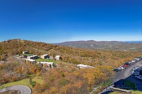 Handsome Condo, View in Sugar Mountain, Heated Pool & Jacuzzi by RedAw