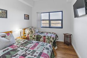 Handsome Condo, View in Sugar Mountain, Heated Pool & Jacuzzi by RedAw