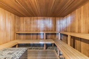 Handsome Condo, View in Sugar Mountain, Heated Pool & Jacuzzi by RedAw