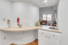 Handsome Condo, View in Sugar Mountain, Heated Pool & Jacuzzi by RedAw