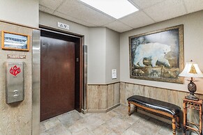 Handsome Condo, View in Sugar Mountain, Heated Pool & Jacuzzi by RedAw