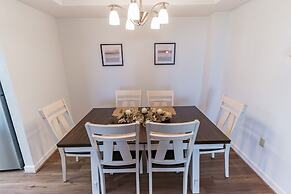 Handsome Condo, View in Sugar Mountain, Heated Pool & Jacuzzi by RedAw