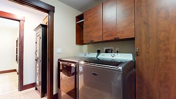 Juniper Crest 24 Upscale Mountain Townhouse, Unbeatable Views, Private