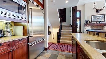 Juniper Crest 24 Upscale Mountain Townhouse, Unbeatable Views, Private