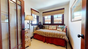 Juniper Crest 24 Upscale Mountain Townhouse, Unbeatable Views, Private